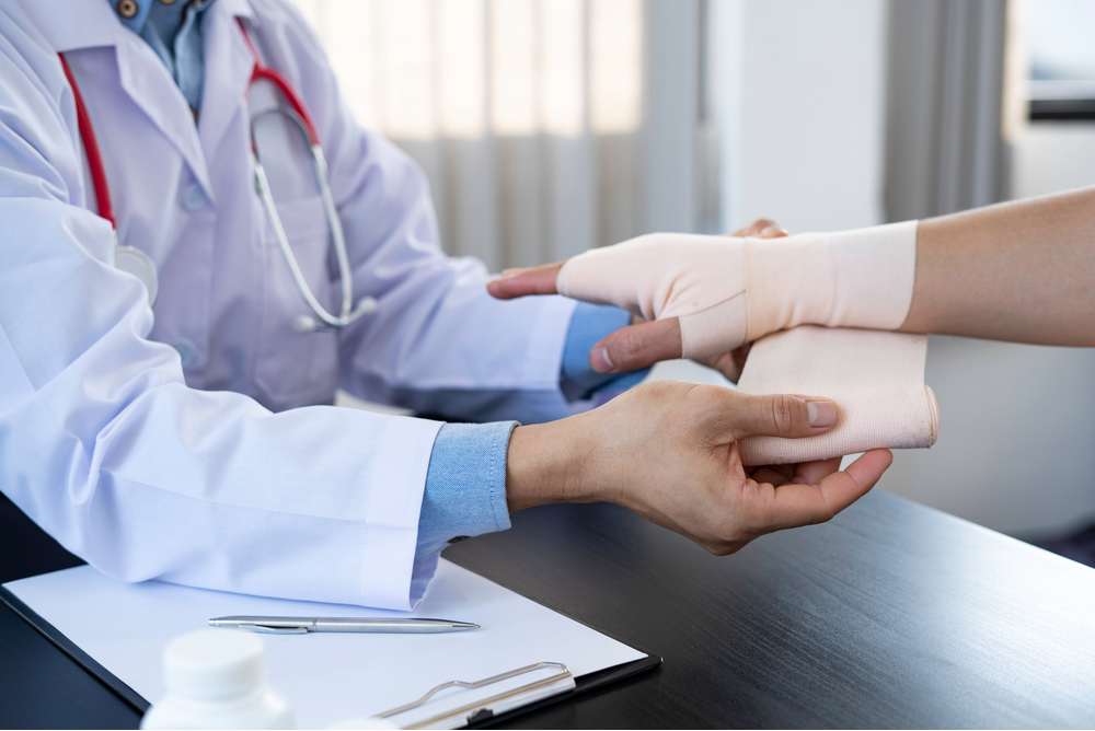 Treatment of wrist pain