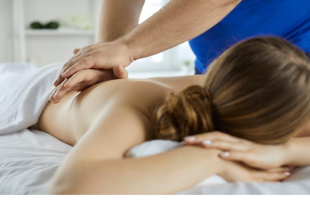 How to Relieve Back Pain Naturally with Chiropractic